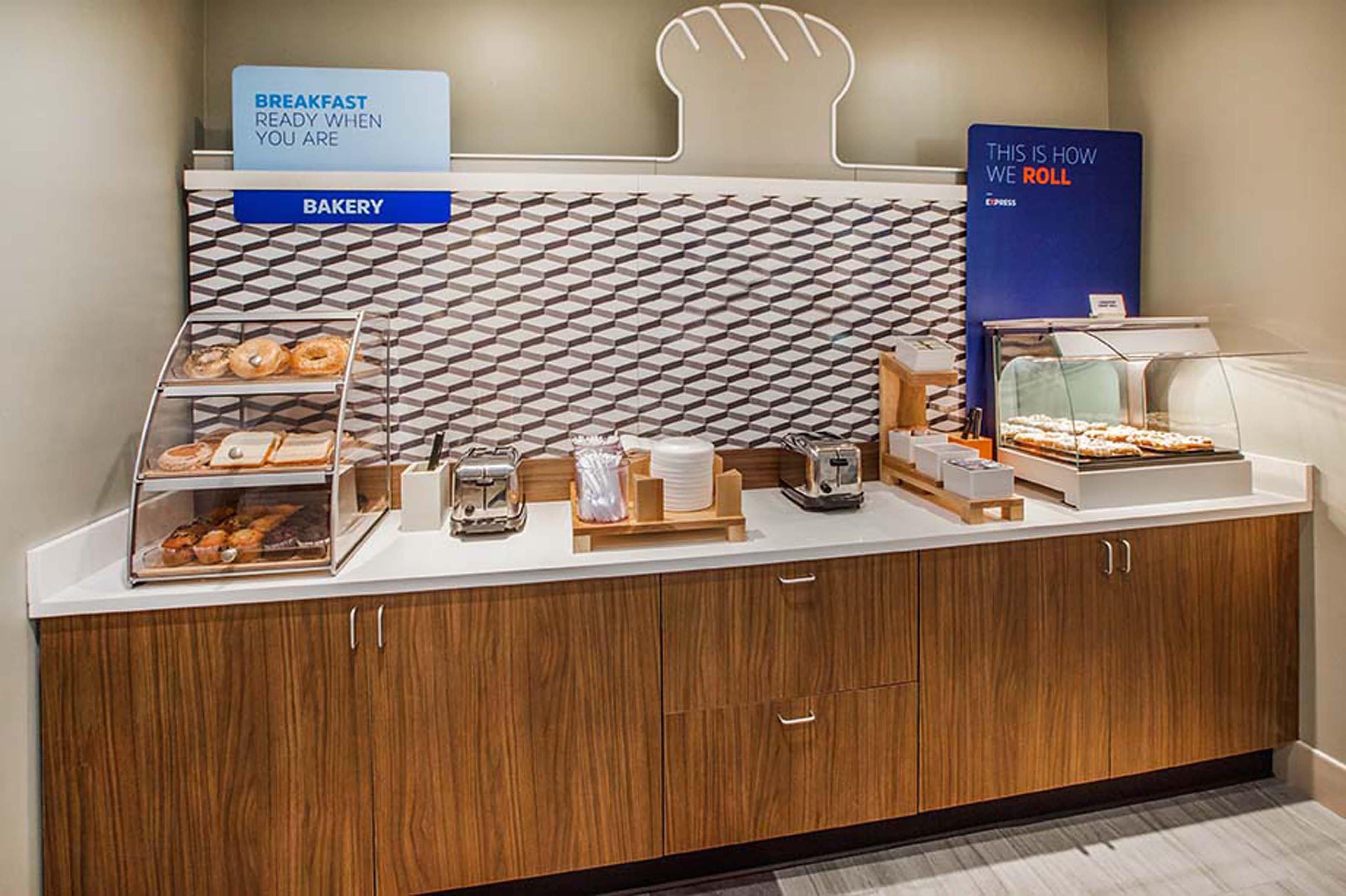 Holiday Inn Express Hotel & Suites Columbia-I-20 At Clemson Road By Ihg Esterno foto